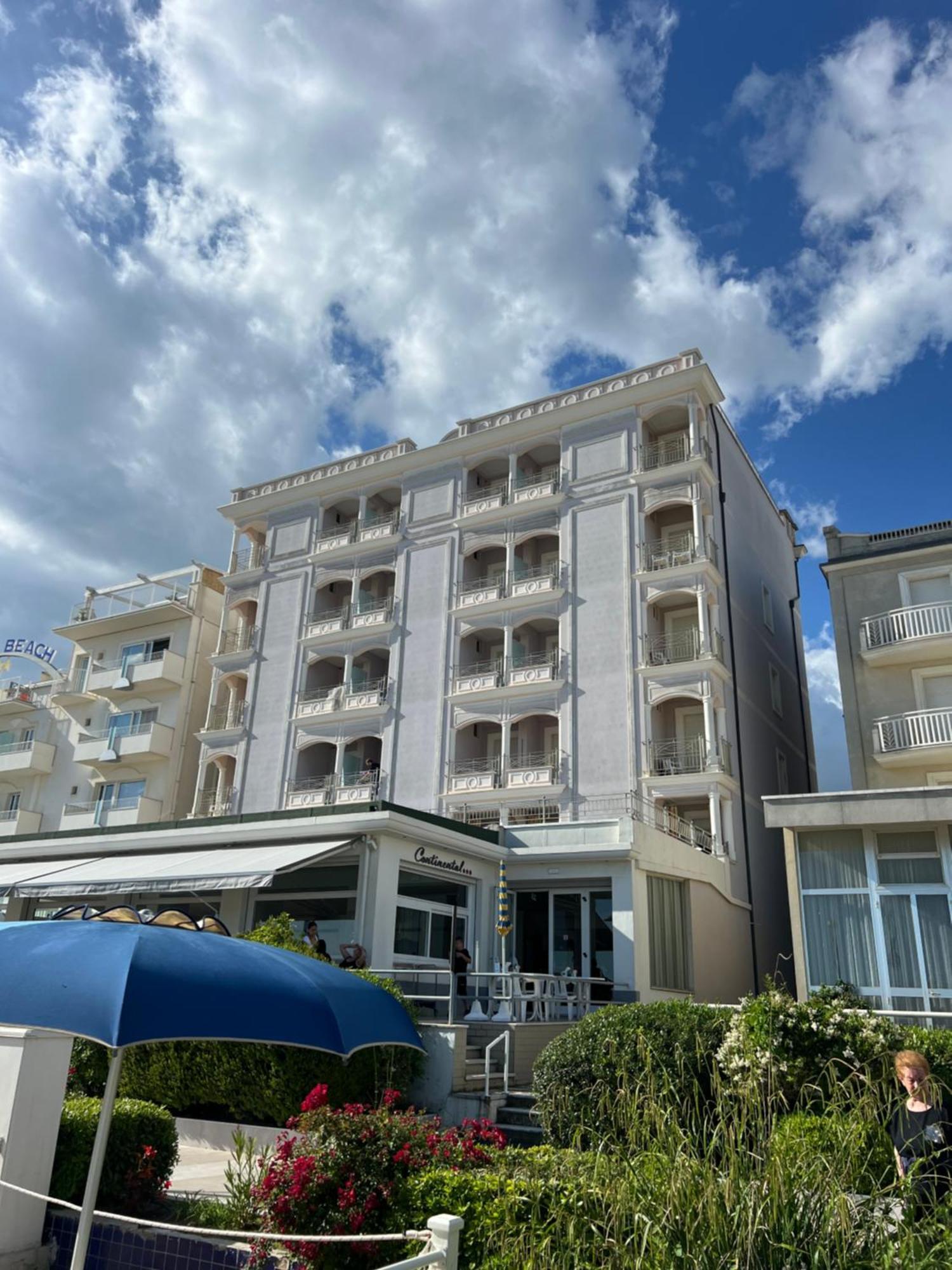 Hotel Continental Cattolica Exteriör bild